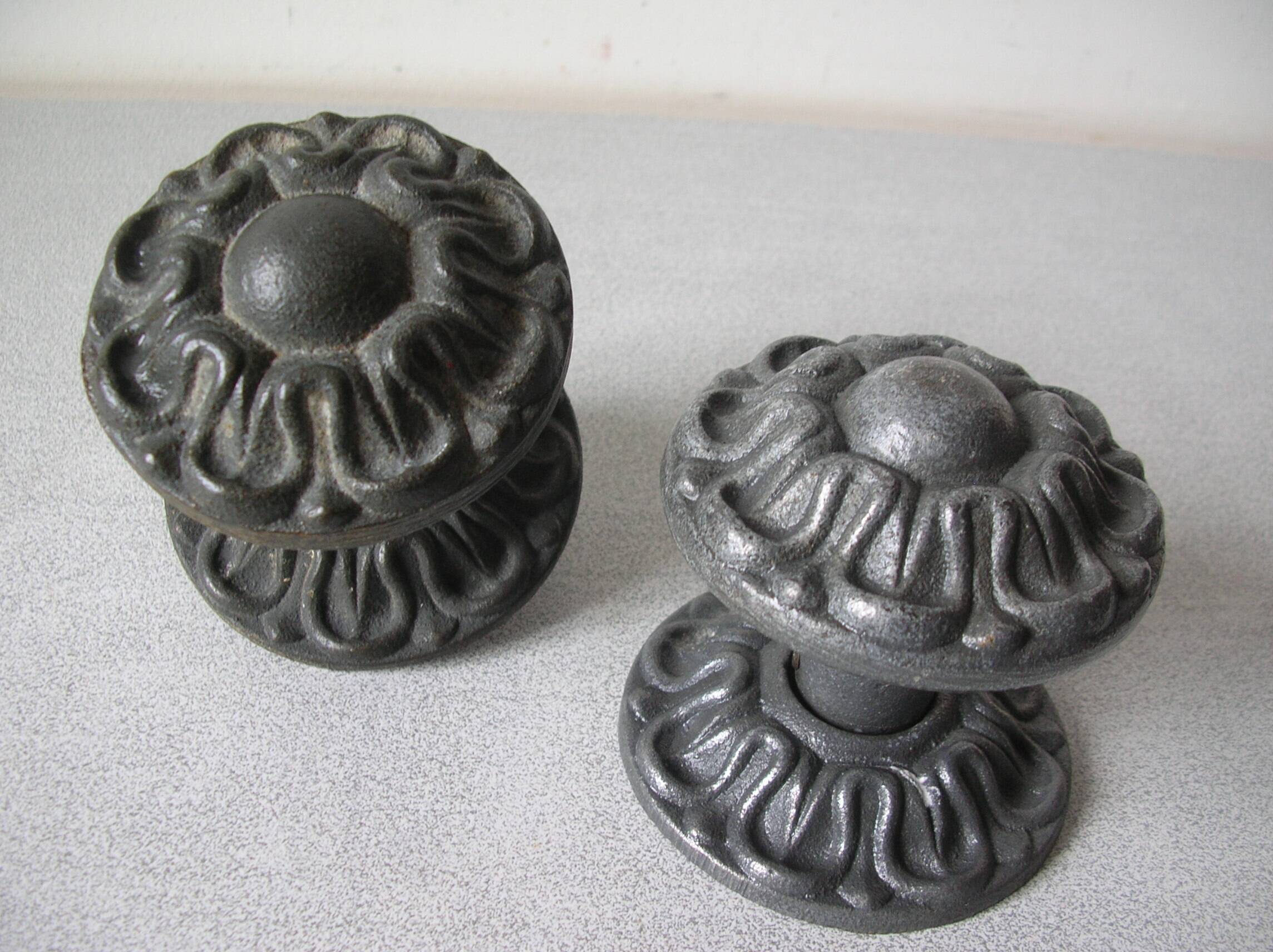 Set of 2 cast iron metal door handles 7.3 cm old door locksmith