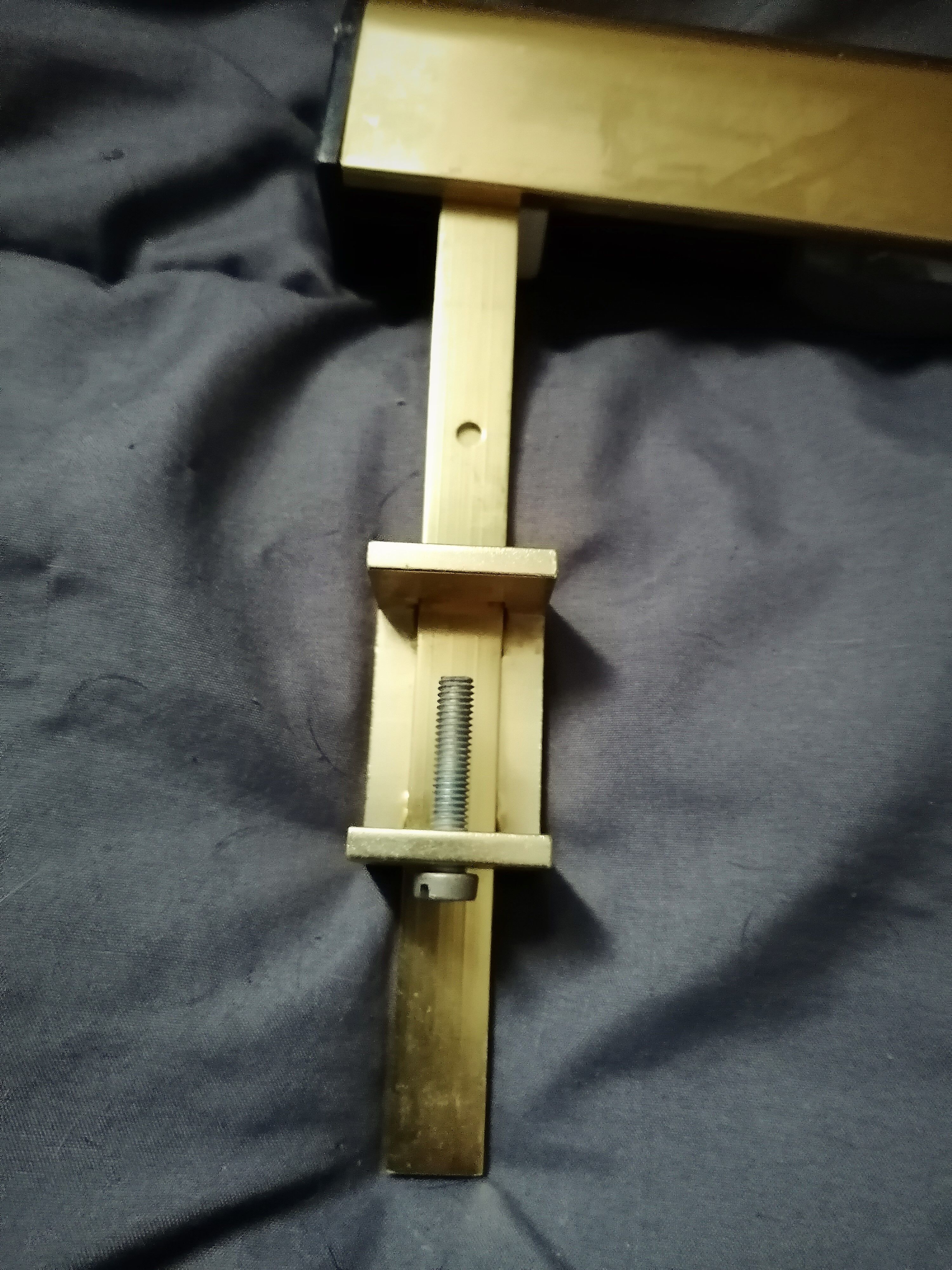 Table lamp fixing system vice / Length: 60 cm