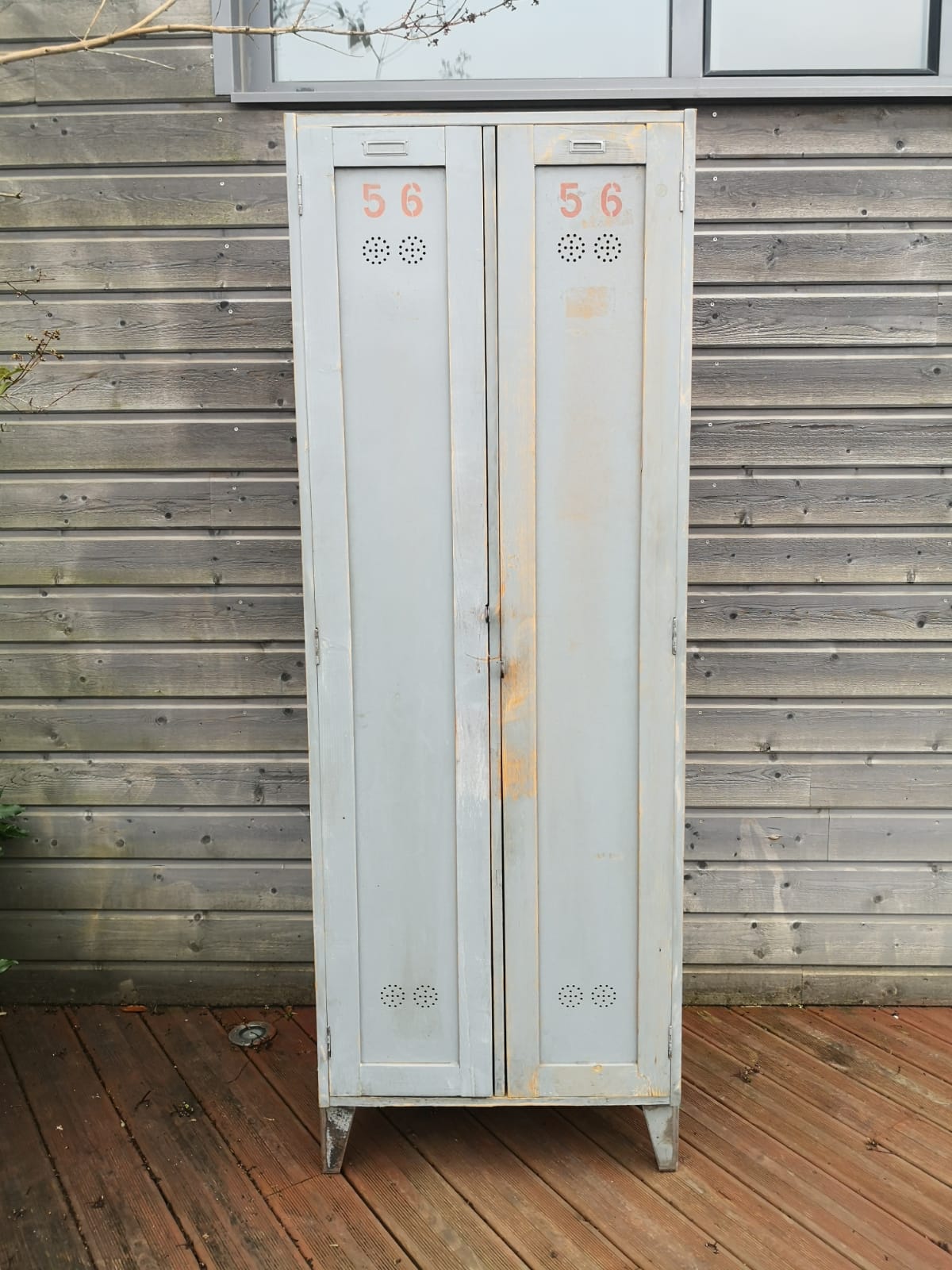Vestiaire industriel vintage en bois