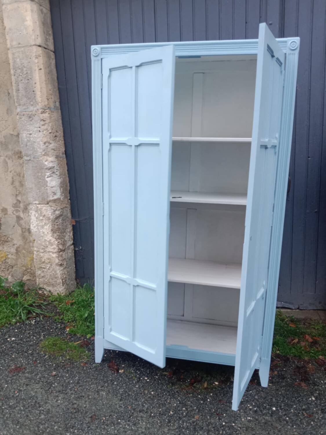 Petite Armoire parisienne bleu ciel