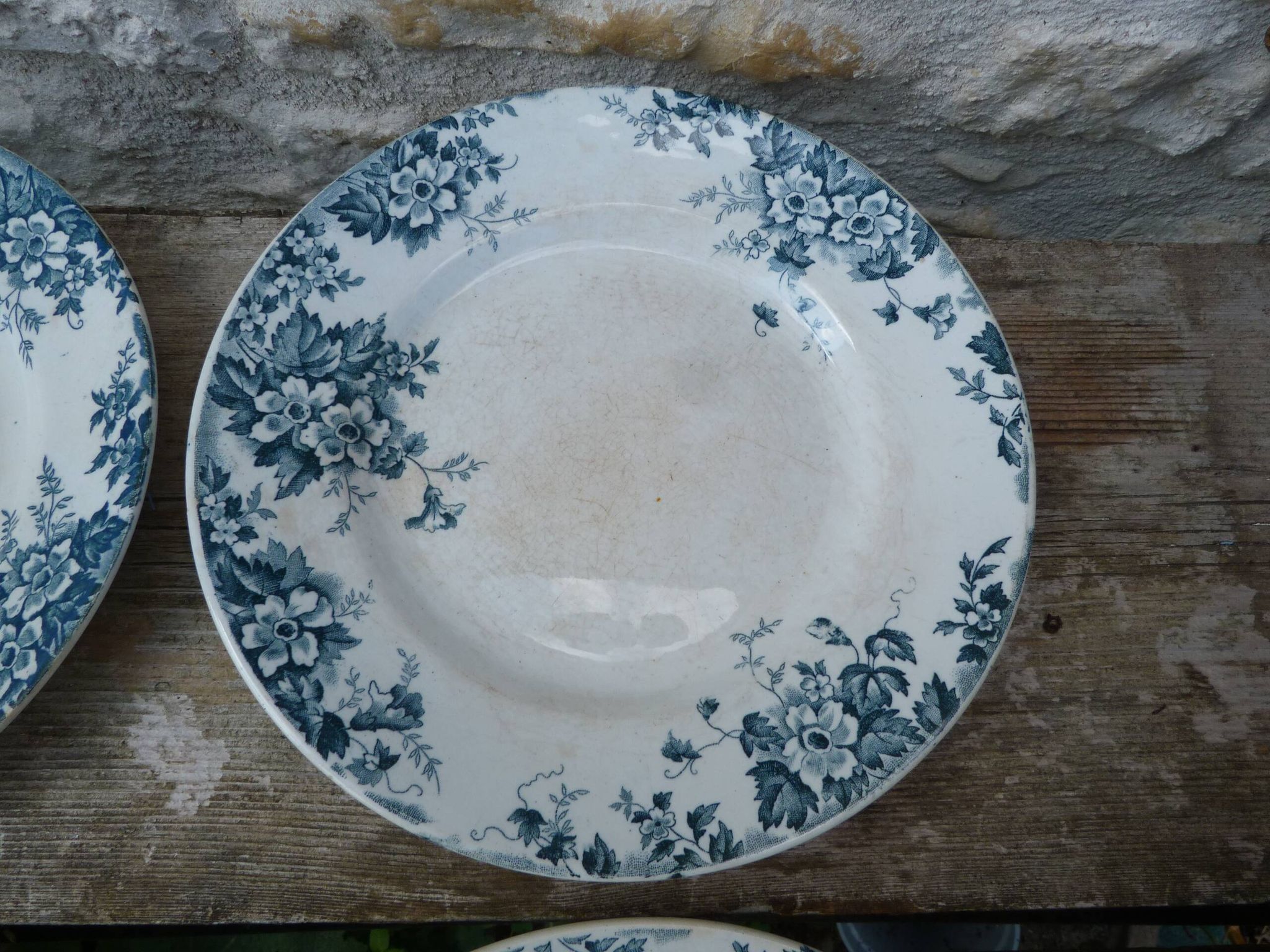 Set of 4 Saint Amand Hamage Marie Louise service plates with b motifs