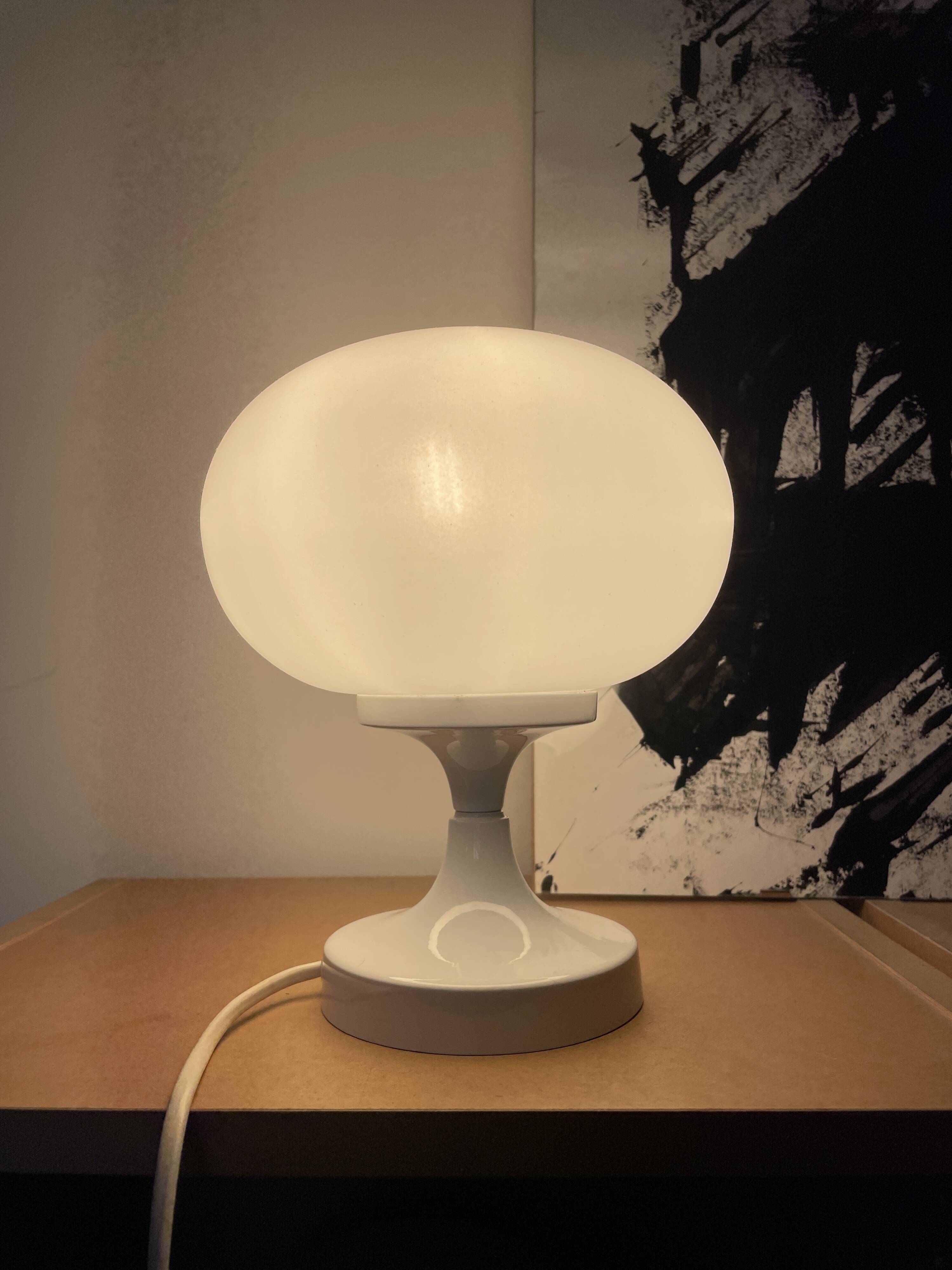 Delmas vintage 70s mushroom table lamp