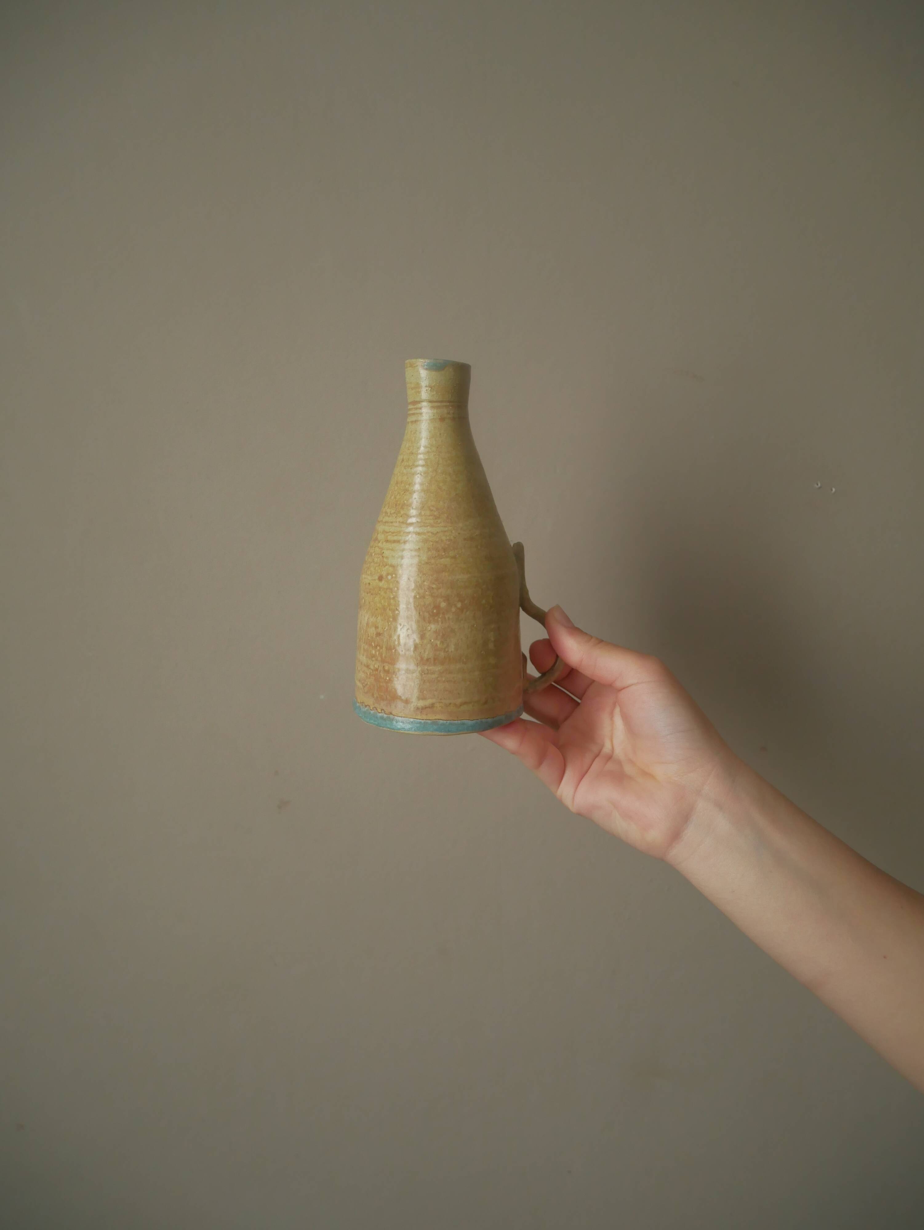 Vase soliflore in ceramic handmade pottery artisanal manufacturing contemporary design