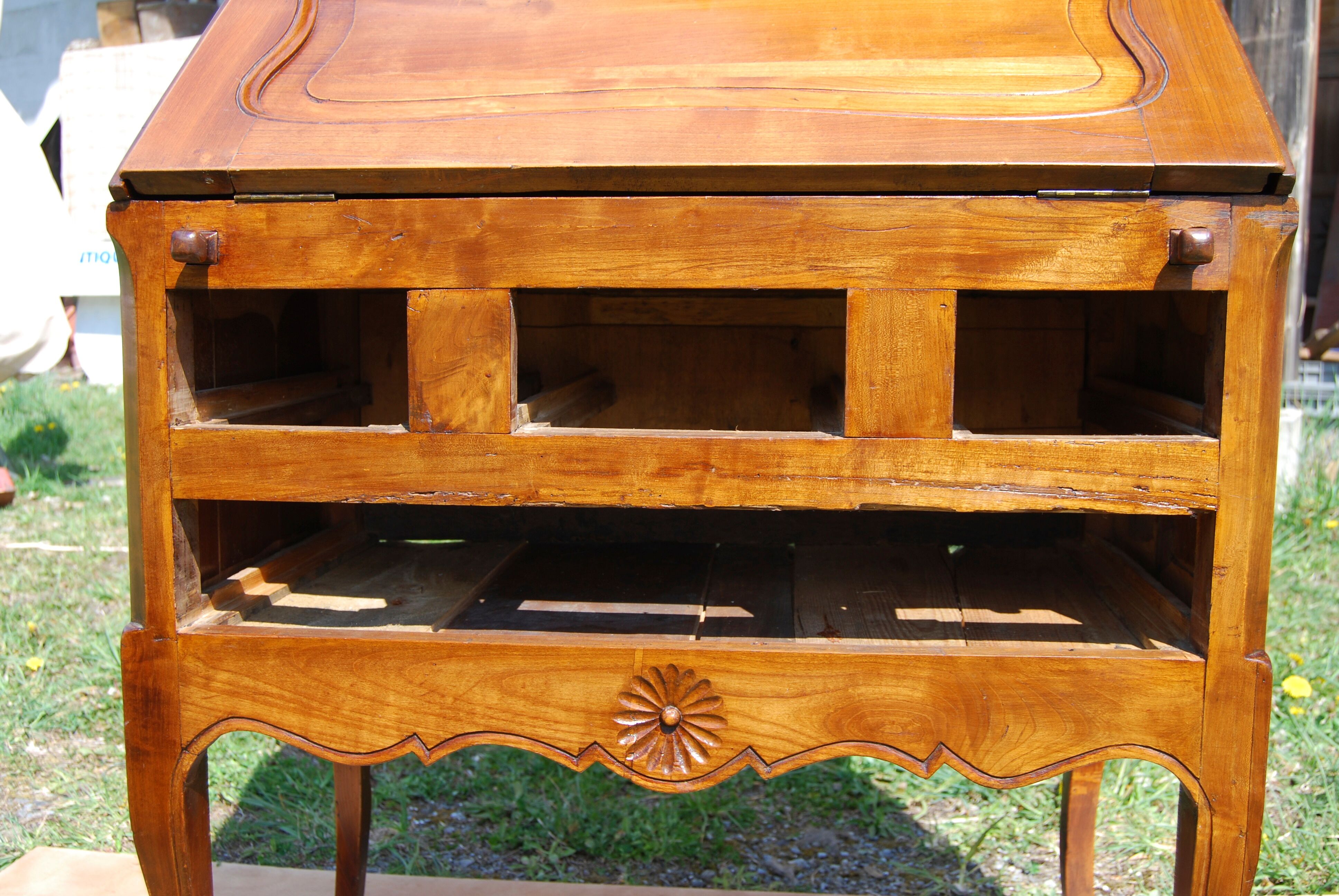 Sloping desk, secretary, donkey back Louis XV walnut.