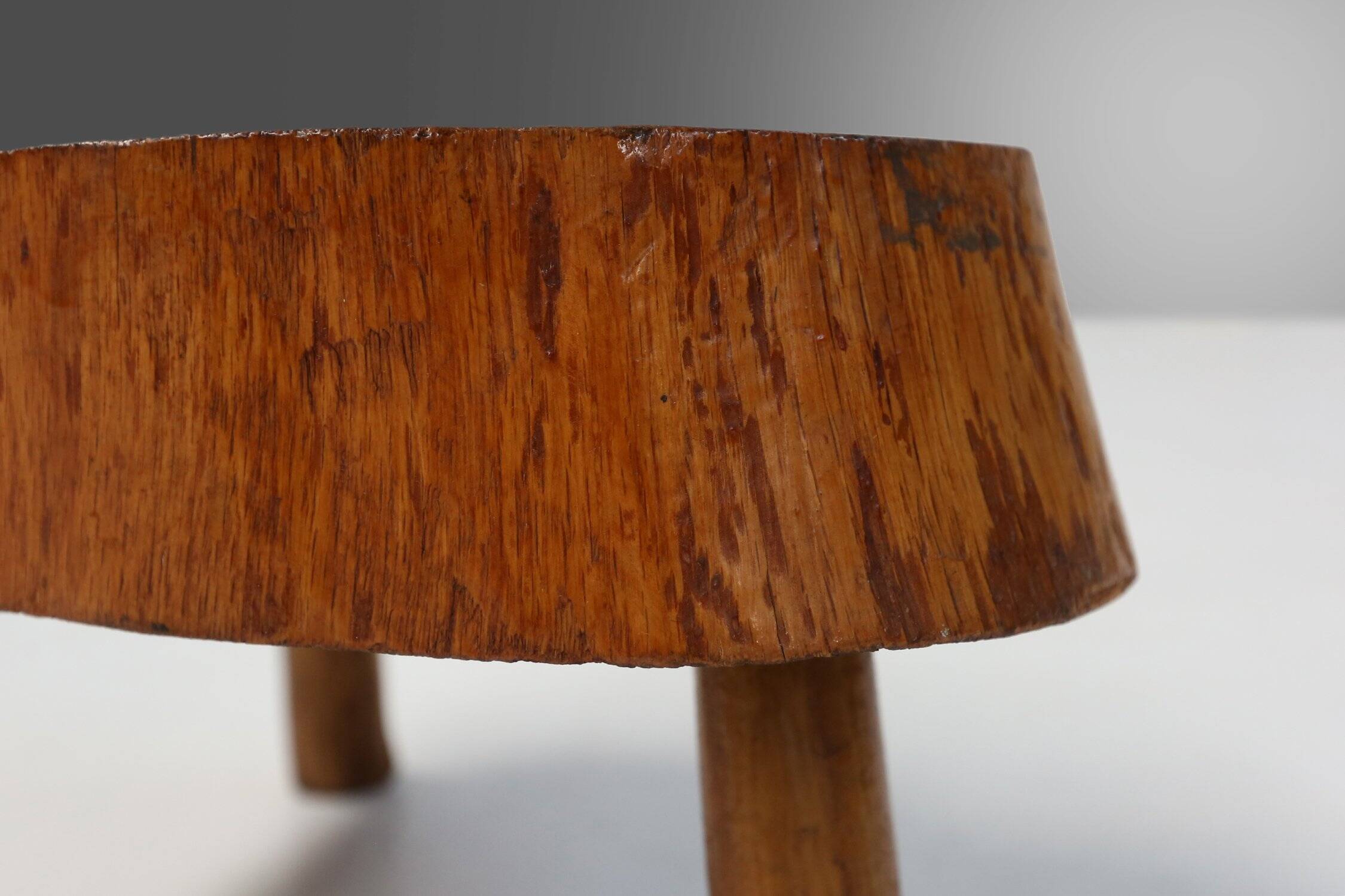 Rustic low Wooden tripod tree trunk Side Table, Belgium ca. 1900