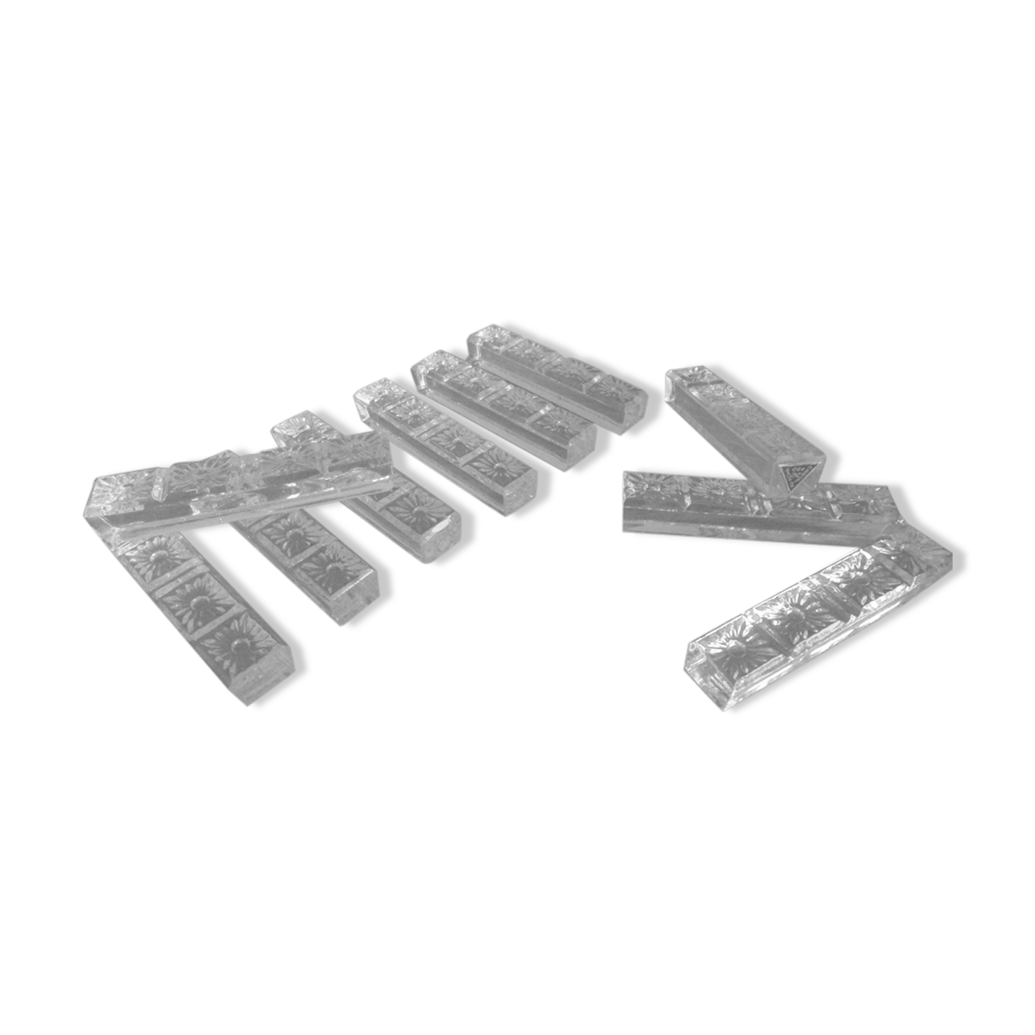 Knife holders made of chiseled crystal