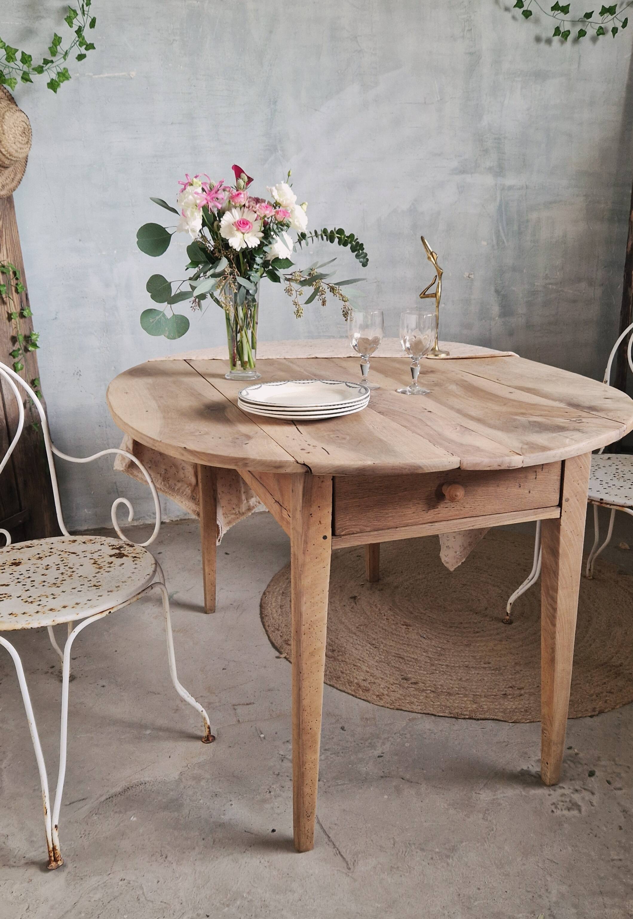 Beautiful drop-leaf table