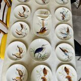 Service modèle oiseaux en faïence polychrome Gien peinte à la main