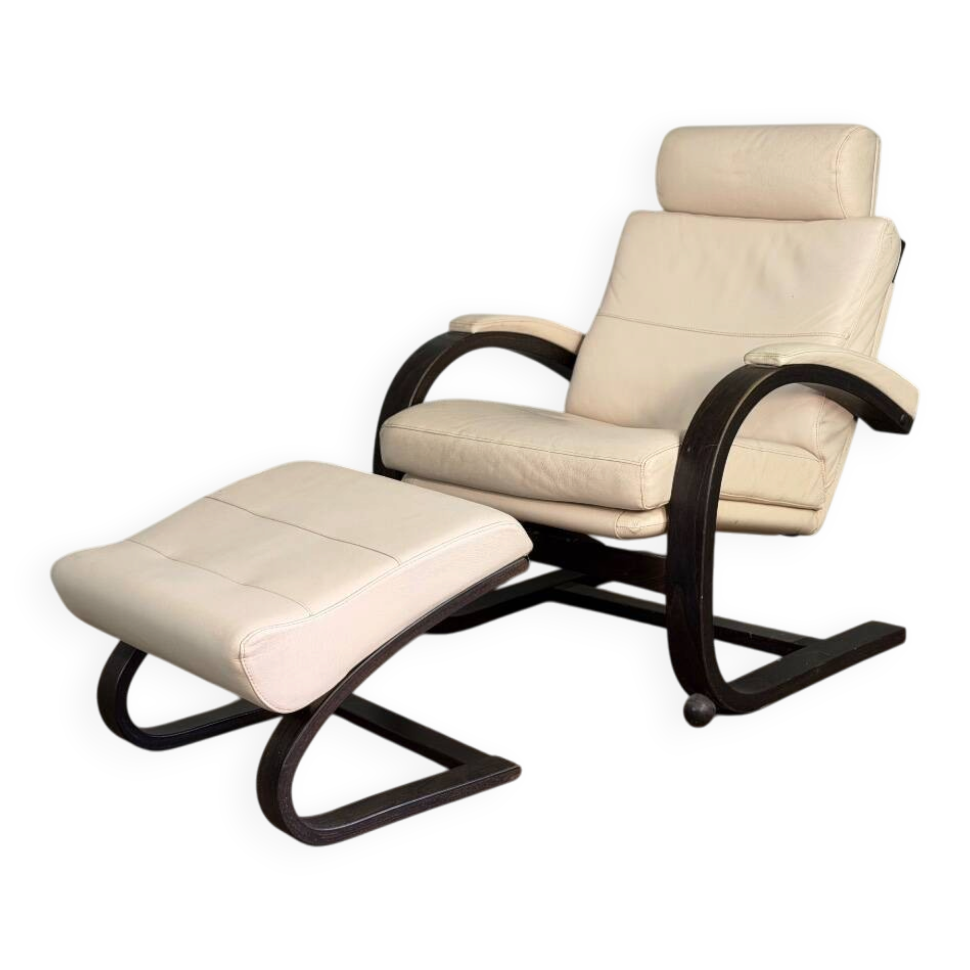 Fauteuil Nelo et son repose-pieds en cuir, åke Fribyter pour Roche Bobois, vers 1980