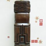 Lampe tiki totem sculptée à la main