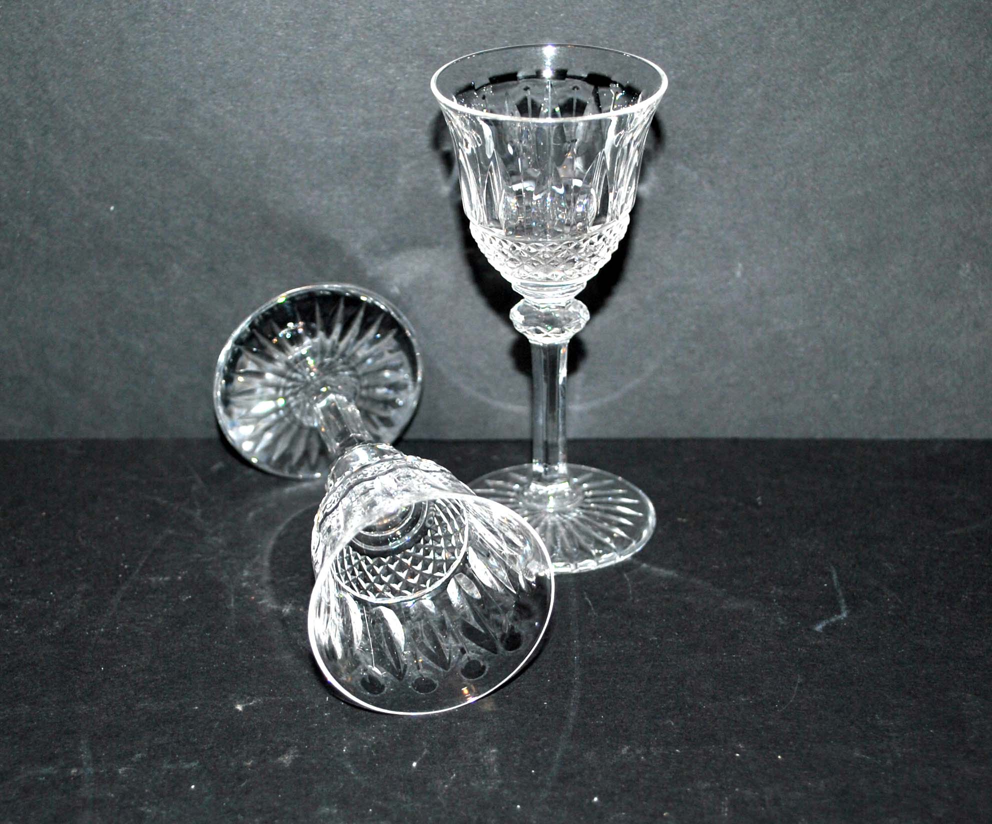 Set of 2 Tommy liqueur glasses in cut crystal of Saint-Louis 9.5cm