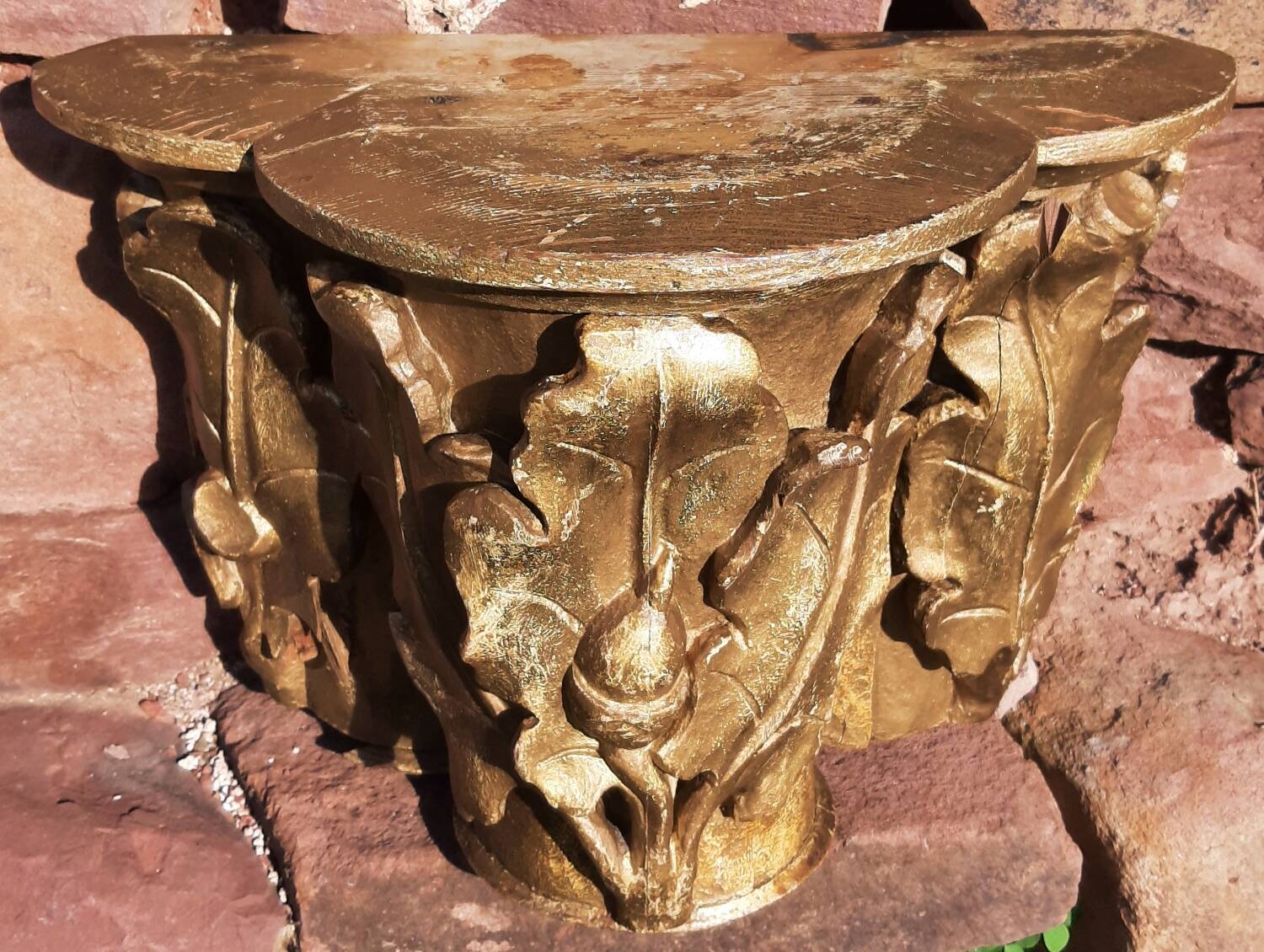 Gilded carved wooden capital, 18th century.