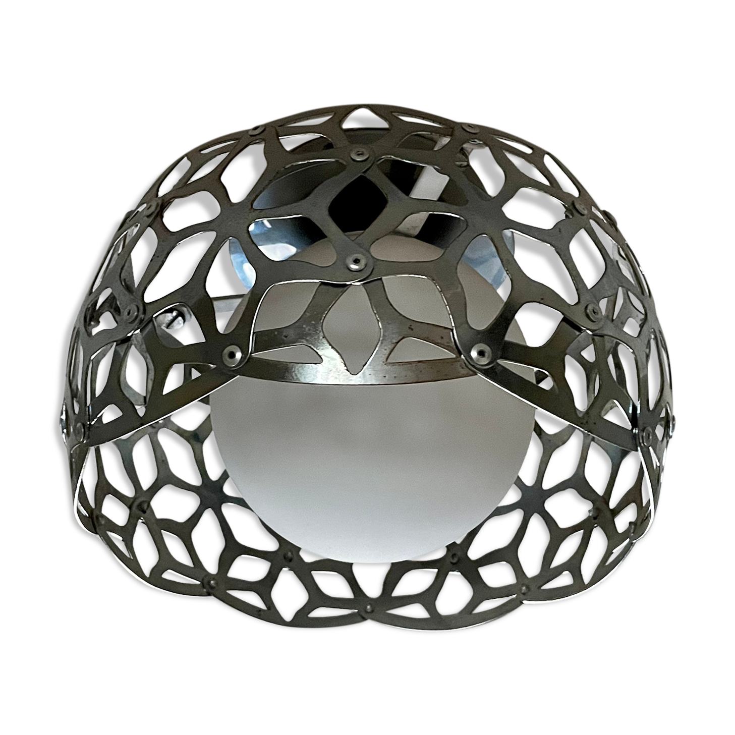 Metal design suspension