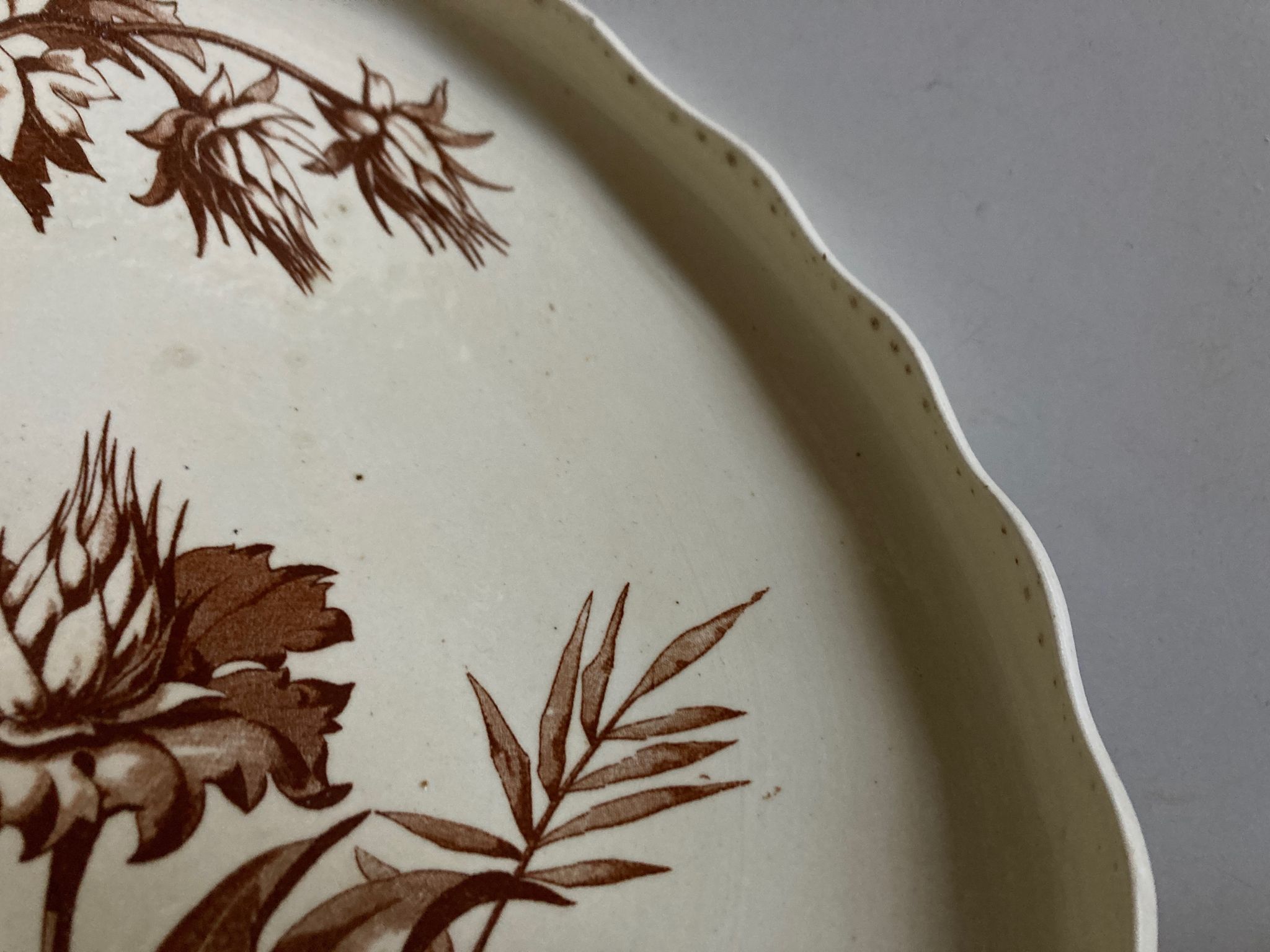Compotier à godrons en faience de Clairfontaine 1890 à fleurs