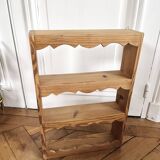 Scalloped frieze wall shelf