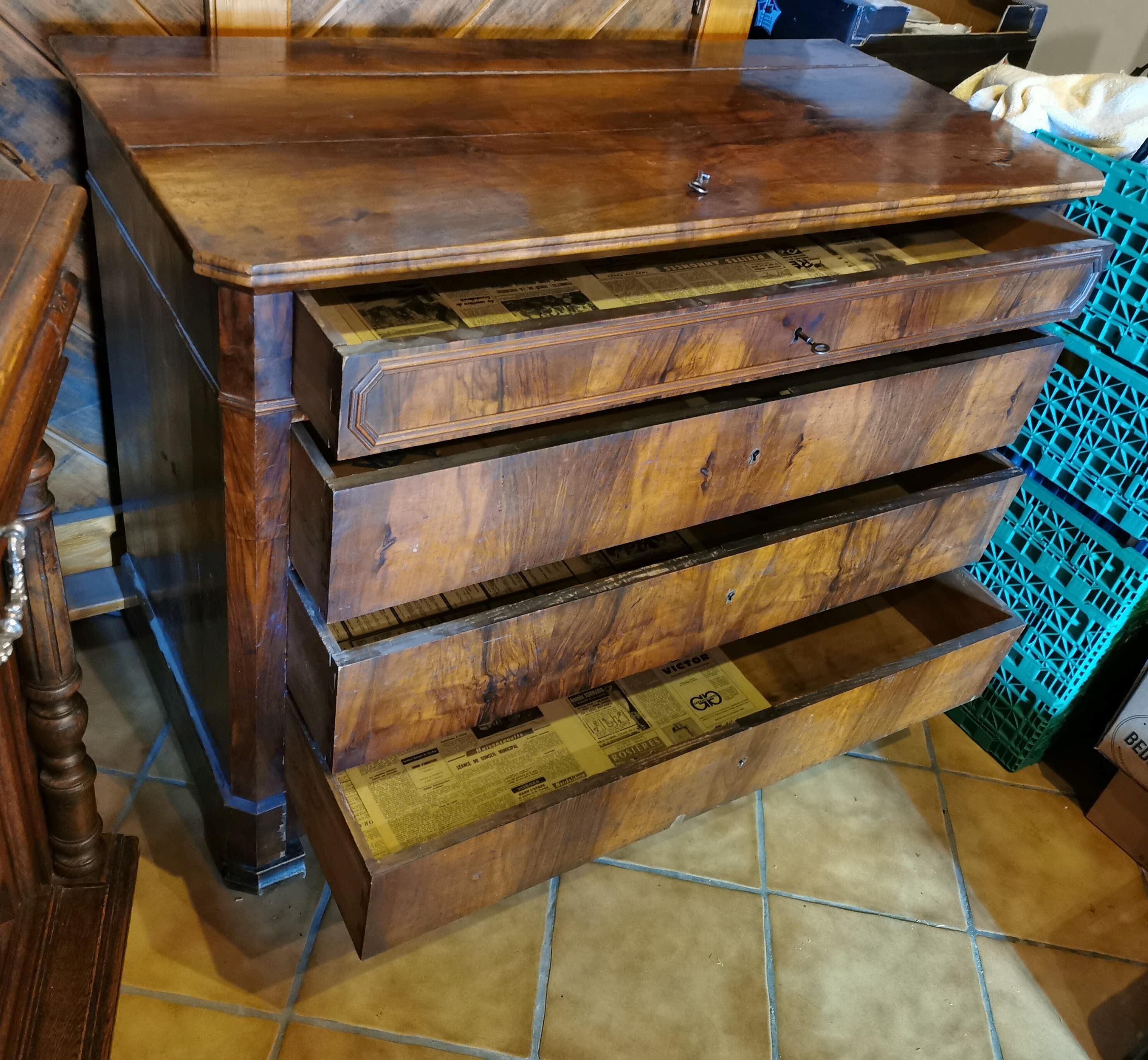 Chest of drawers walnut veneer