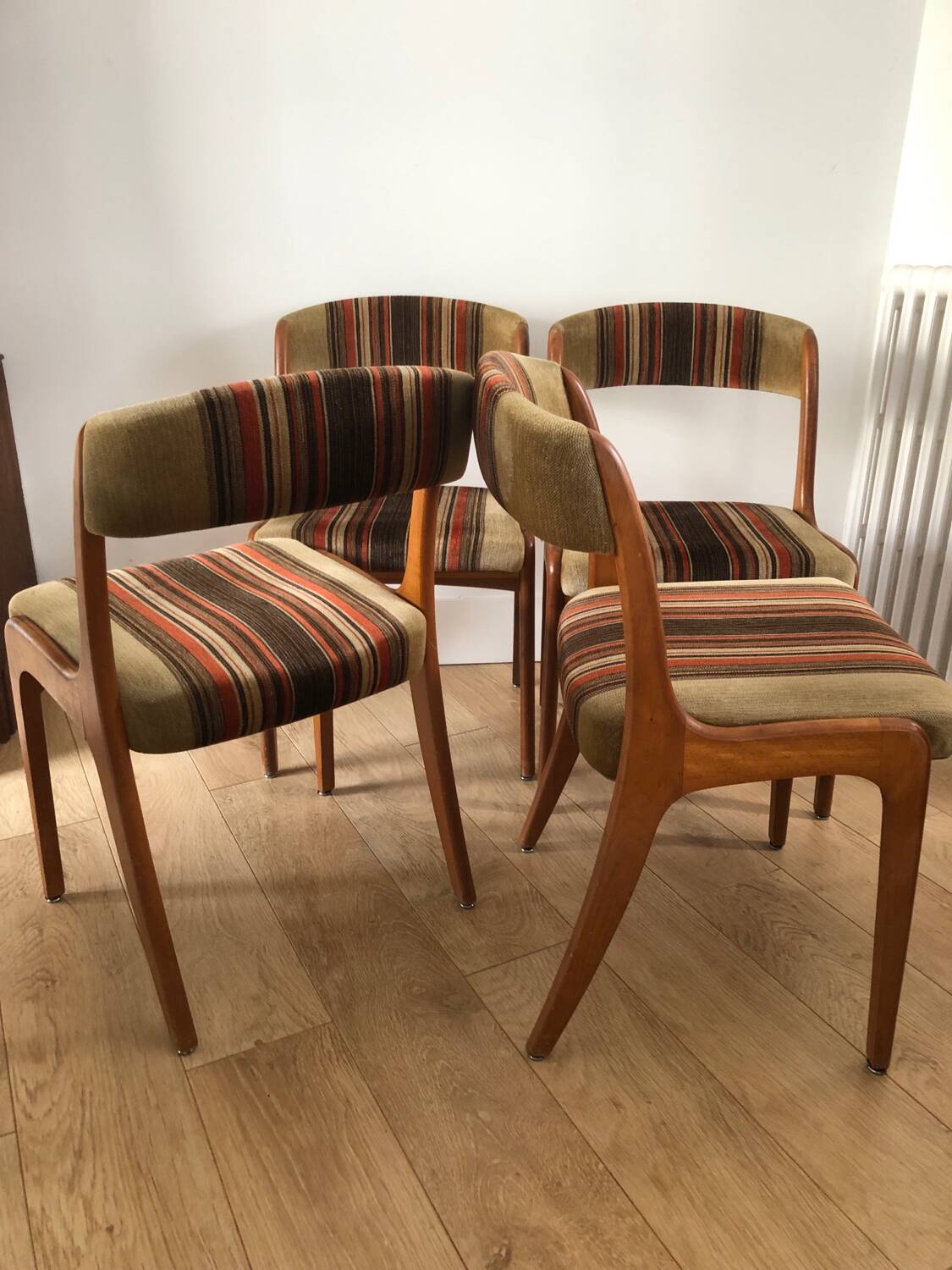 Series of 4 vintage Scandinavian style chairs