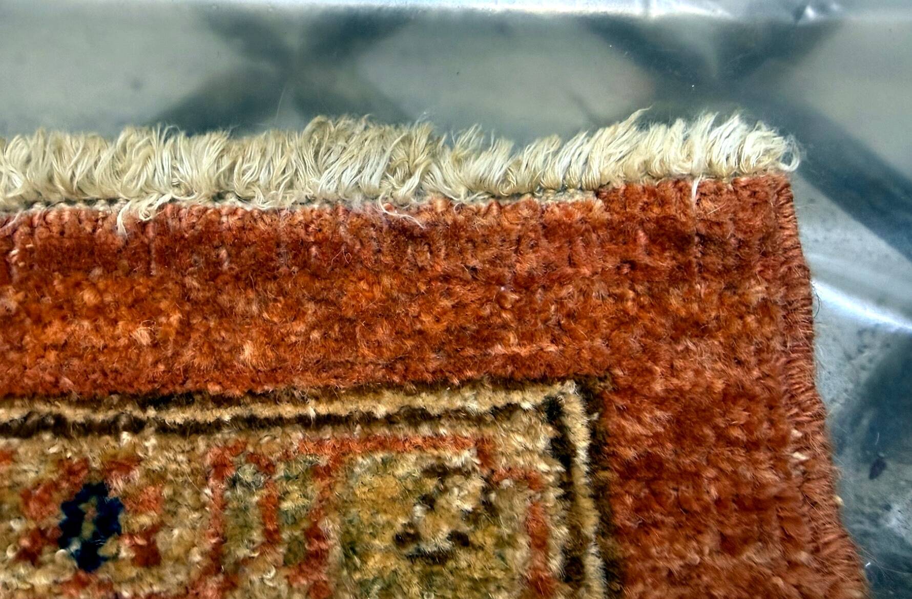 Hand-knotted Oriental rug in wool, 235 × 300 cm