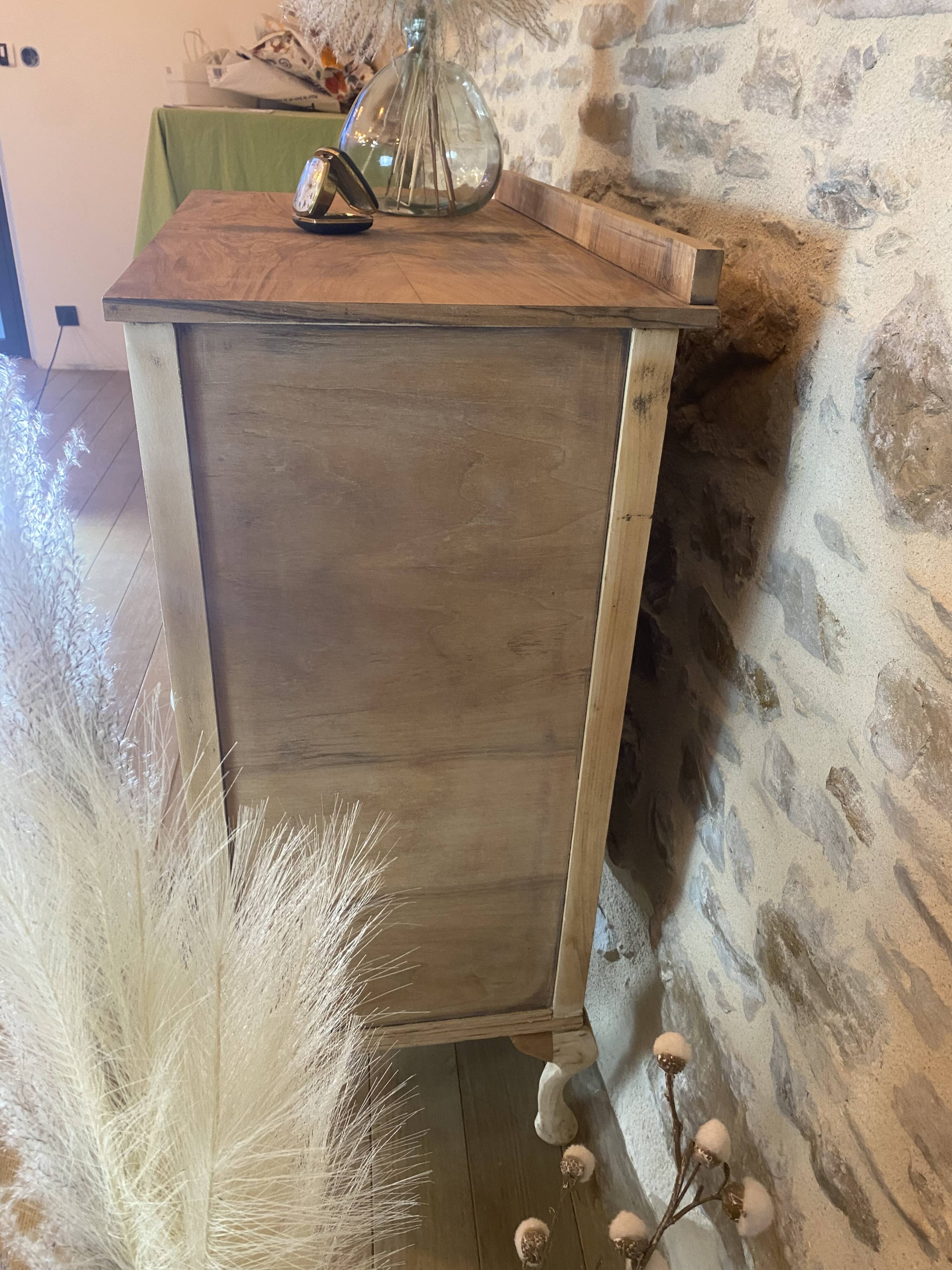 Old boutique furniture chest of drawers