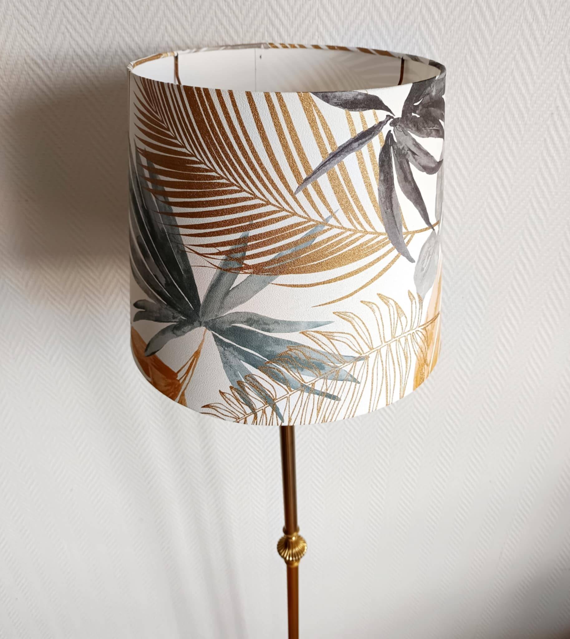 Lampadaire métal doré style Louis XV