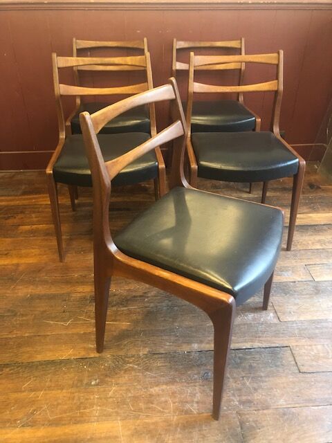 5 Scandinavian chairs