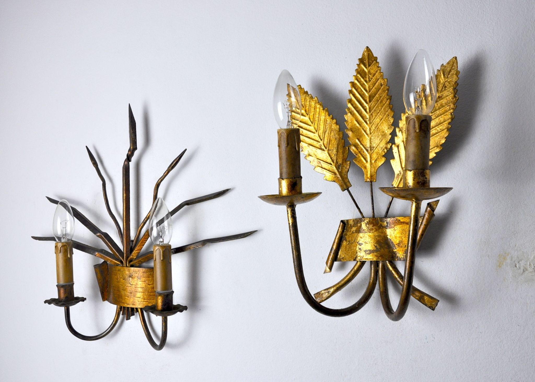 Pair of floral wall lamps by Ferroarte, regency, Spain, 1970
