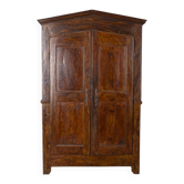 Classic Piedmontese walnut wardrobe from the early 18th century
