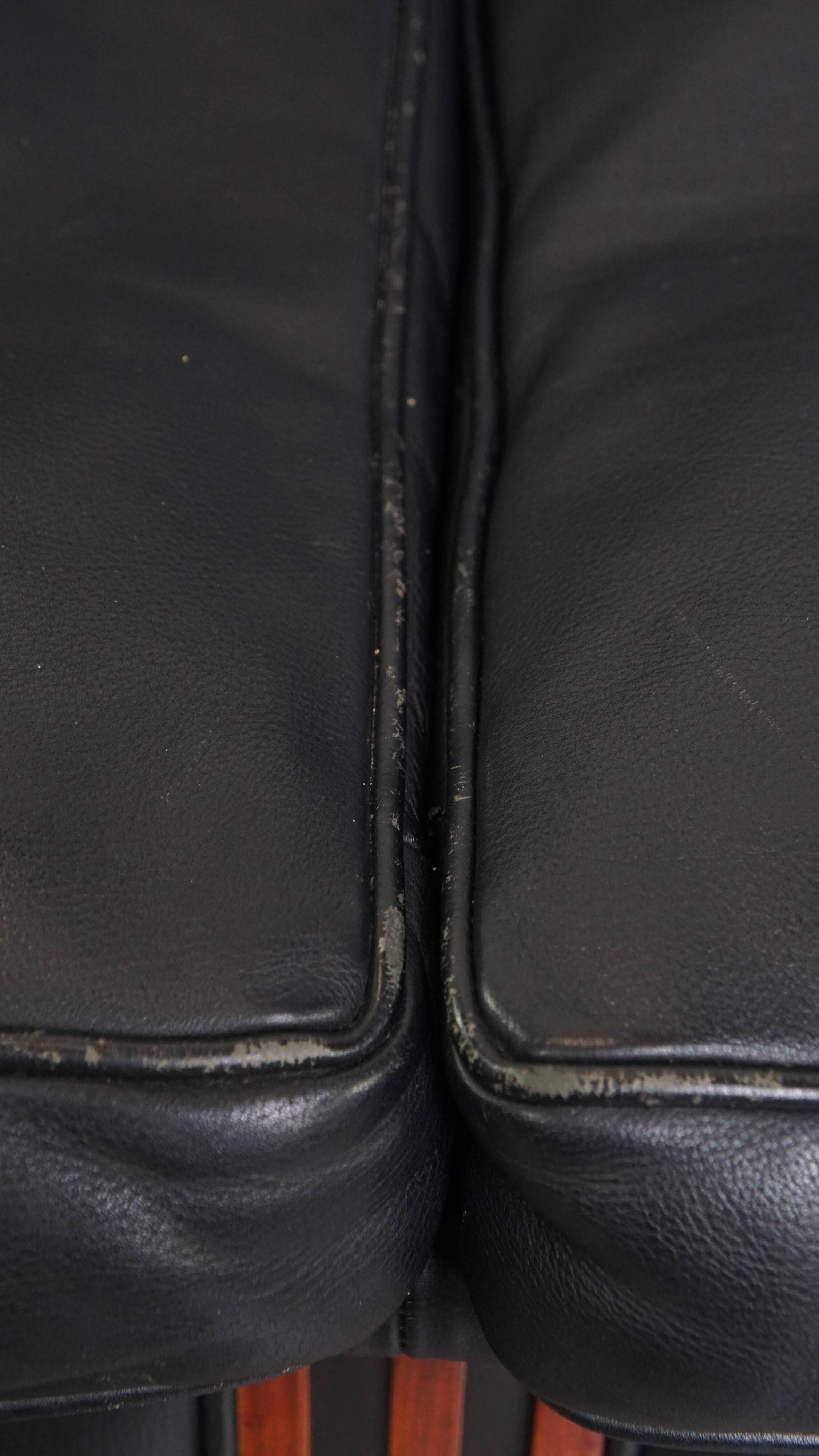 Art Deco 2.5-Seater Leather Sofa