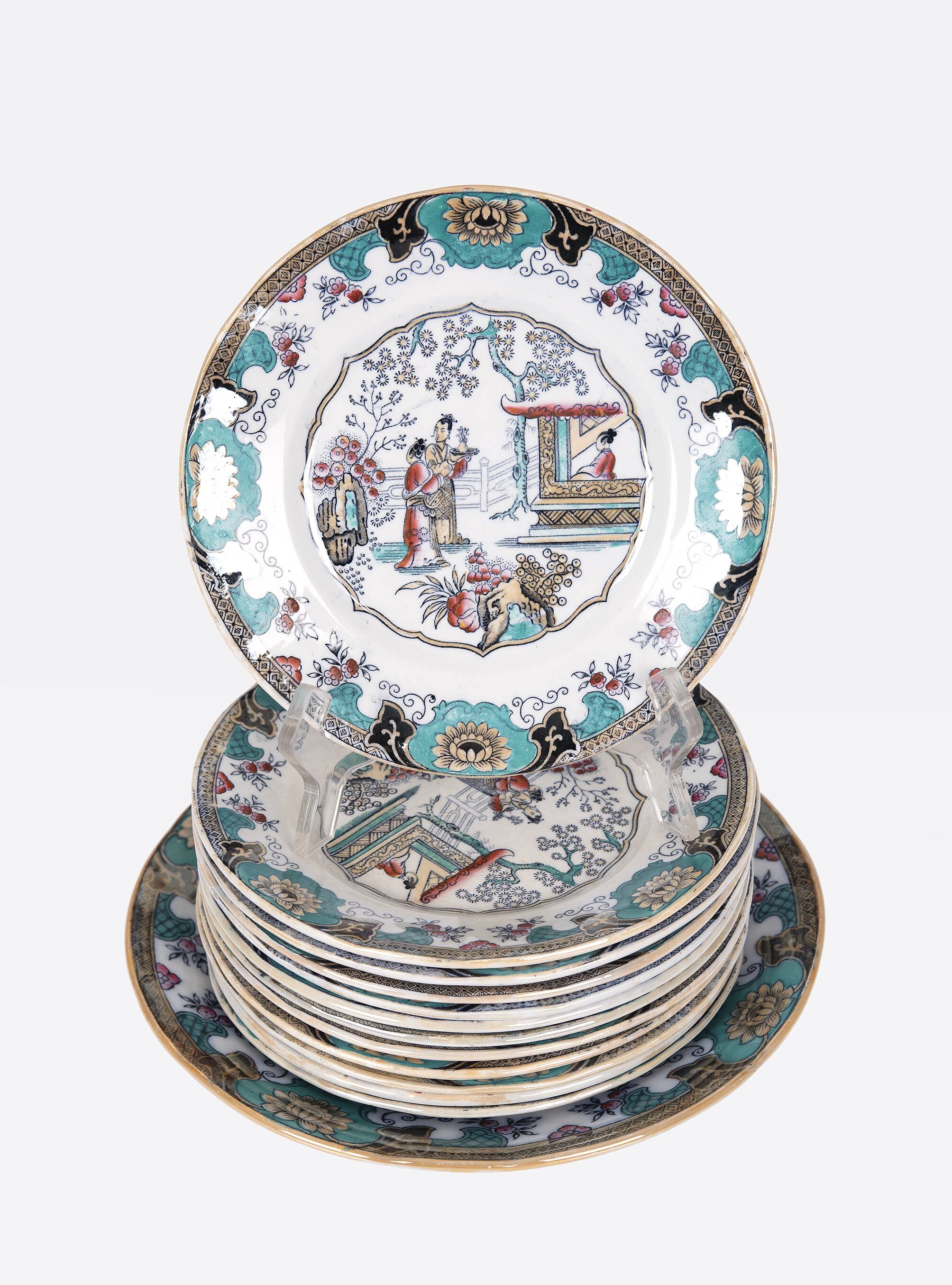 12 plates with large dish, Boch Frères Canton