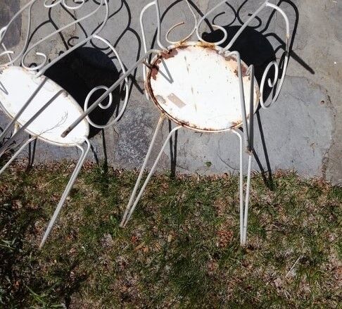 Paire de fauteuils en métal