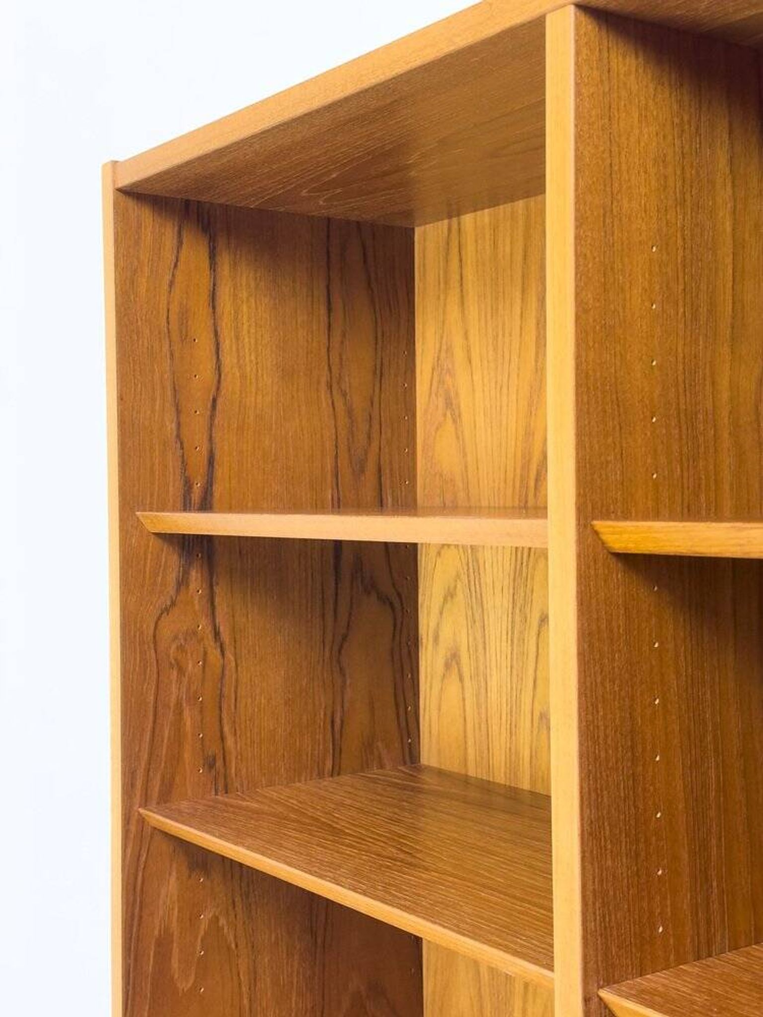 Large vintage teak bookshelf by Hundevad & Co., 1960s