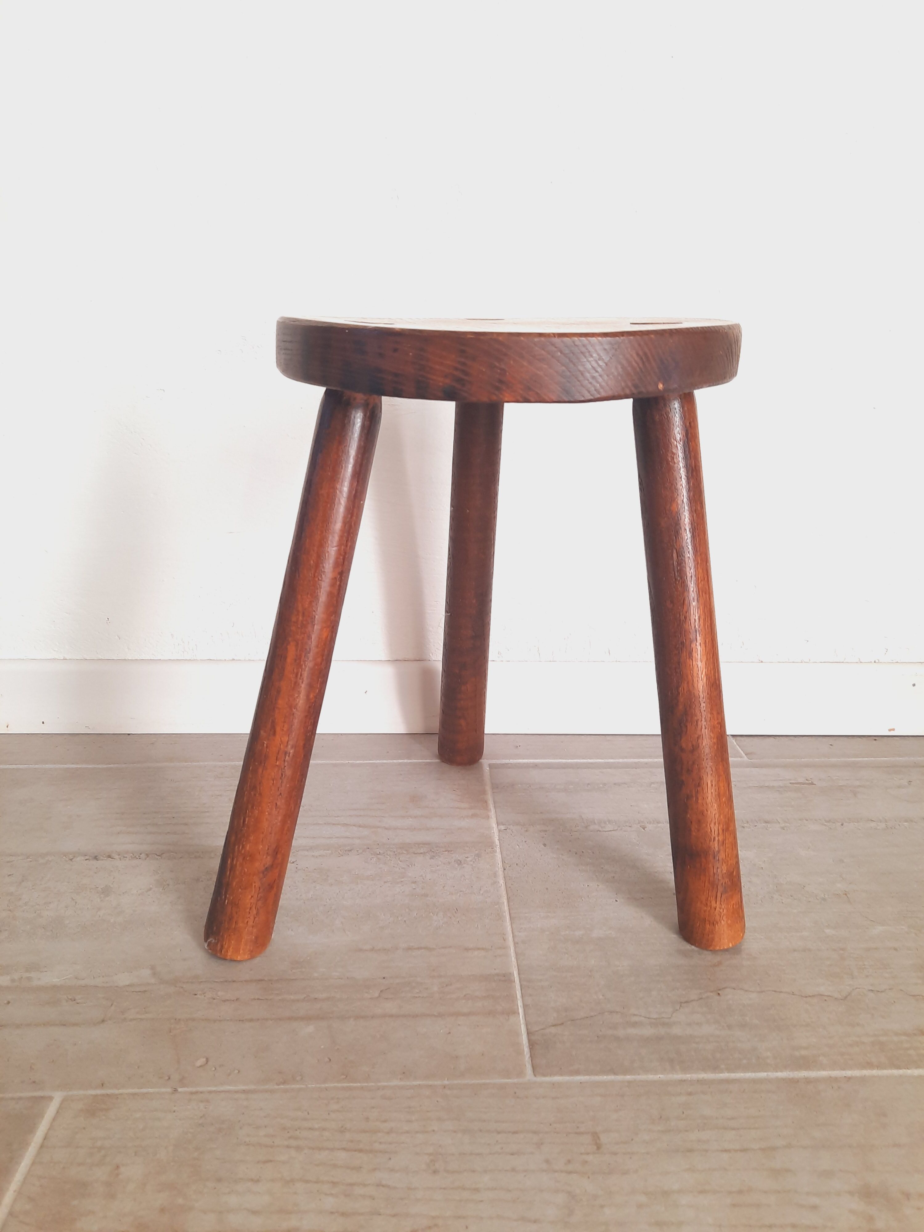 Tabouret tripode