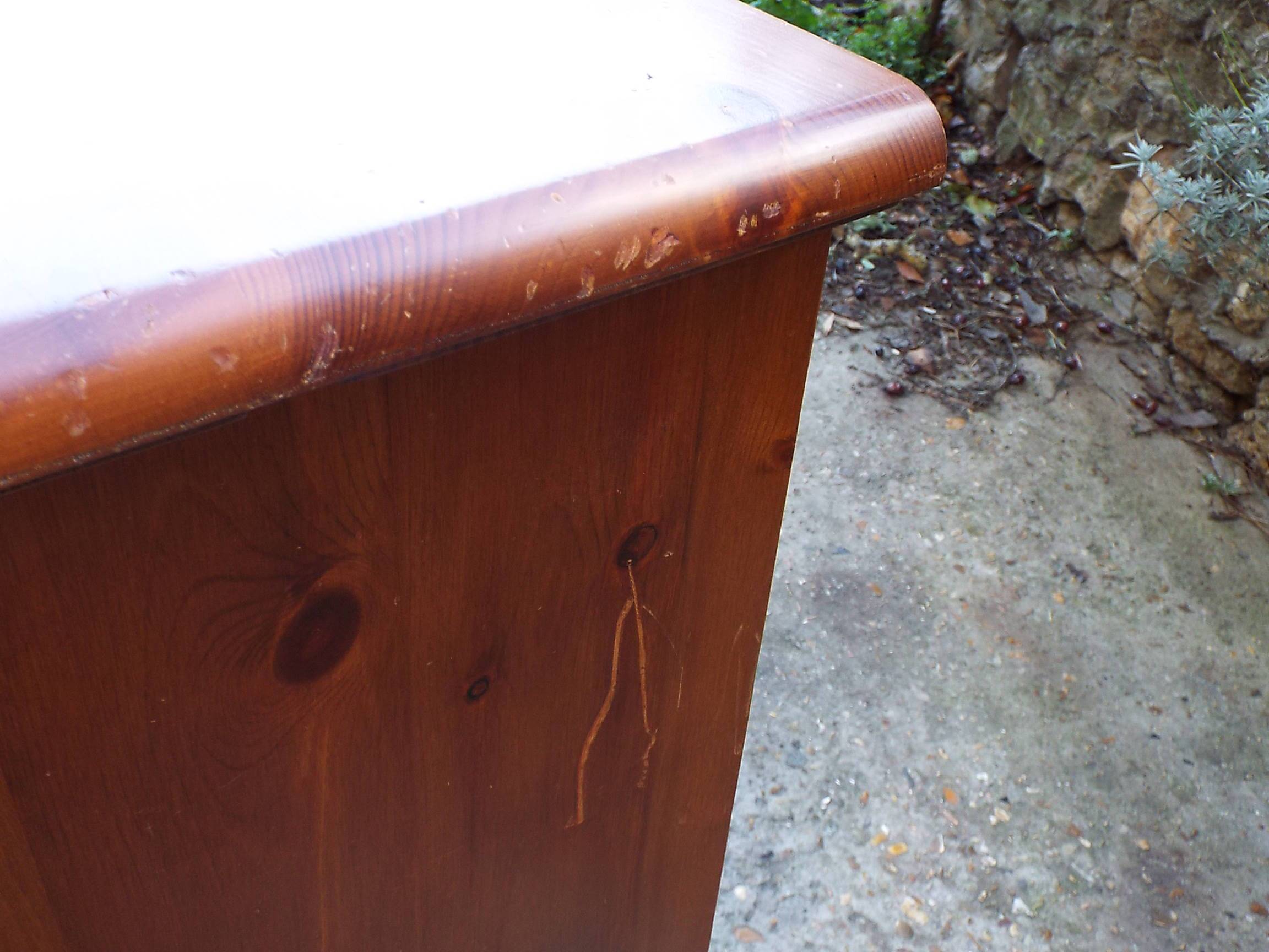 Pine chest of drawers