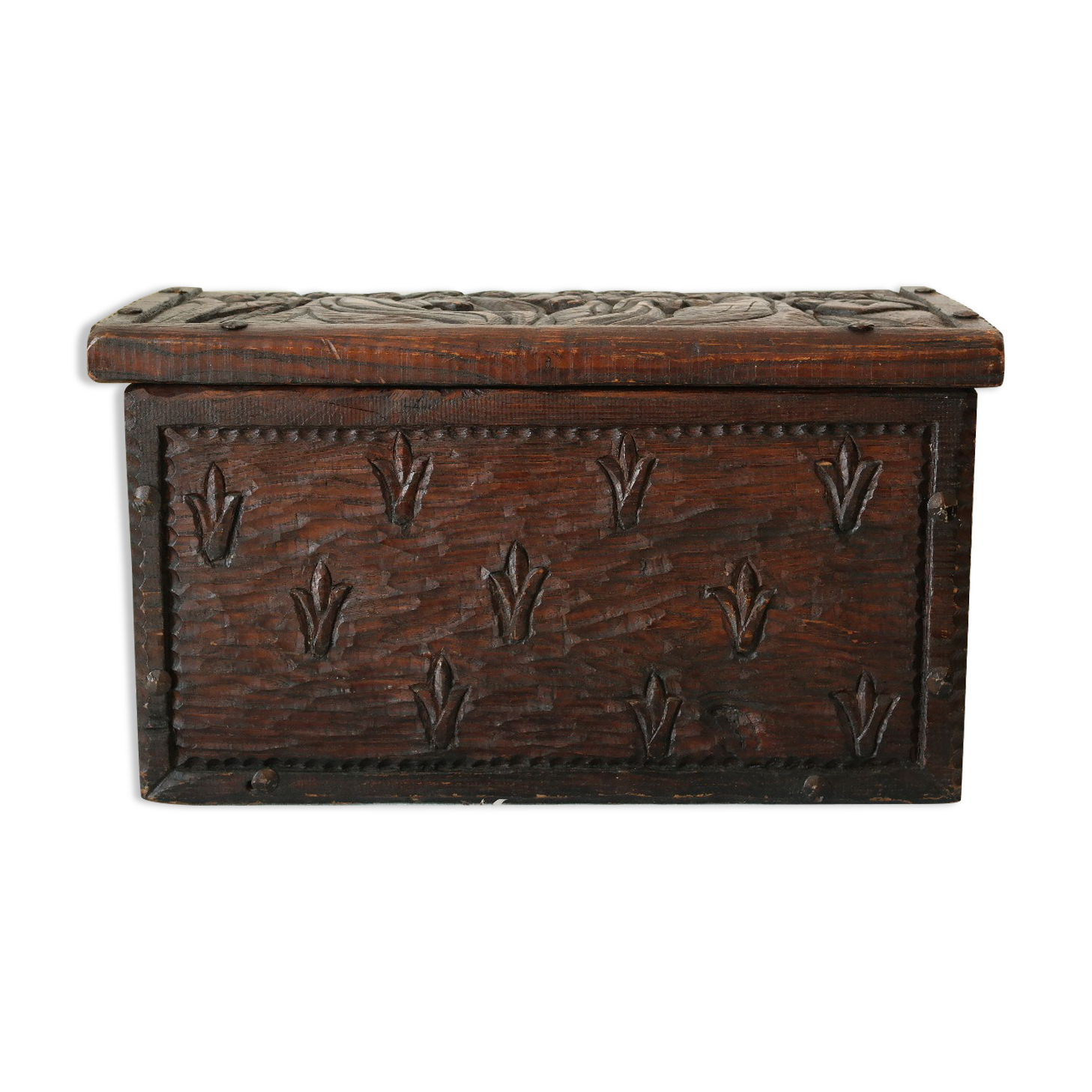Carved wooden chest bas-reliefs artisanal XXth