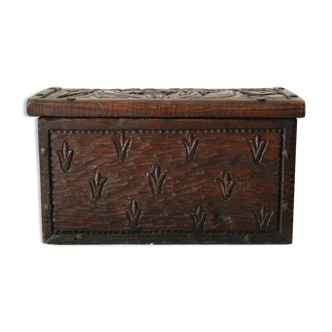 Carved wooden chest bas-reliefs artisanal XXth