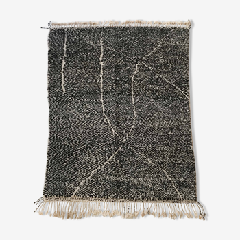 Moroccan Berber carpet Beni Ouarain unbleached and black speckled with graphic lines 280x206cm