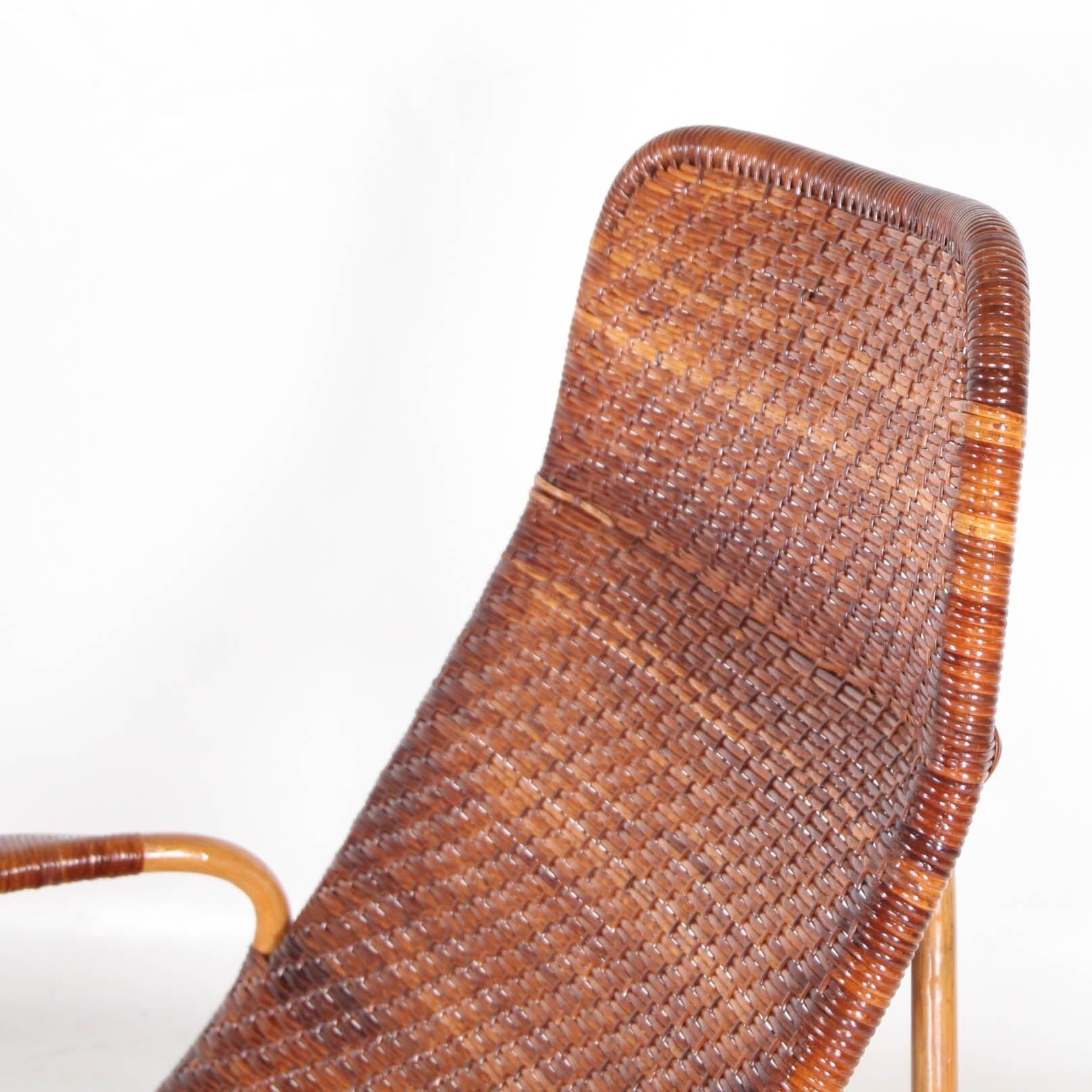 Chaise longue by Yuruzu Yamakawa