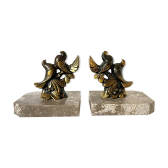 Pair of pigeon bookends