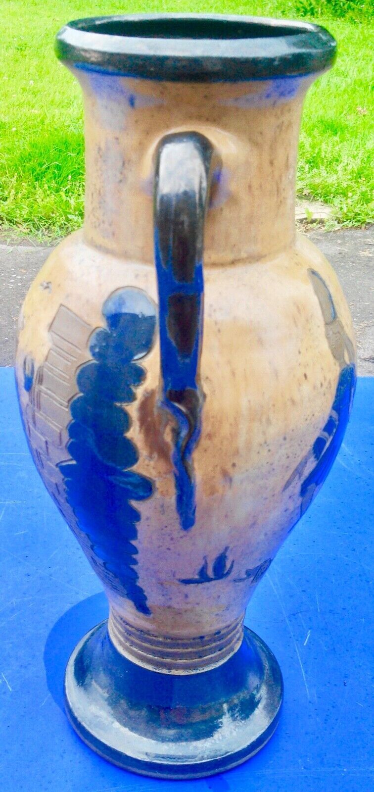 Old breton vase in sandstone decoration breton couple and view of Auray signed