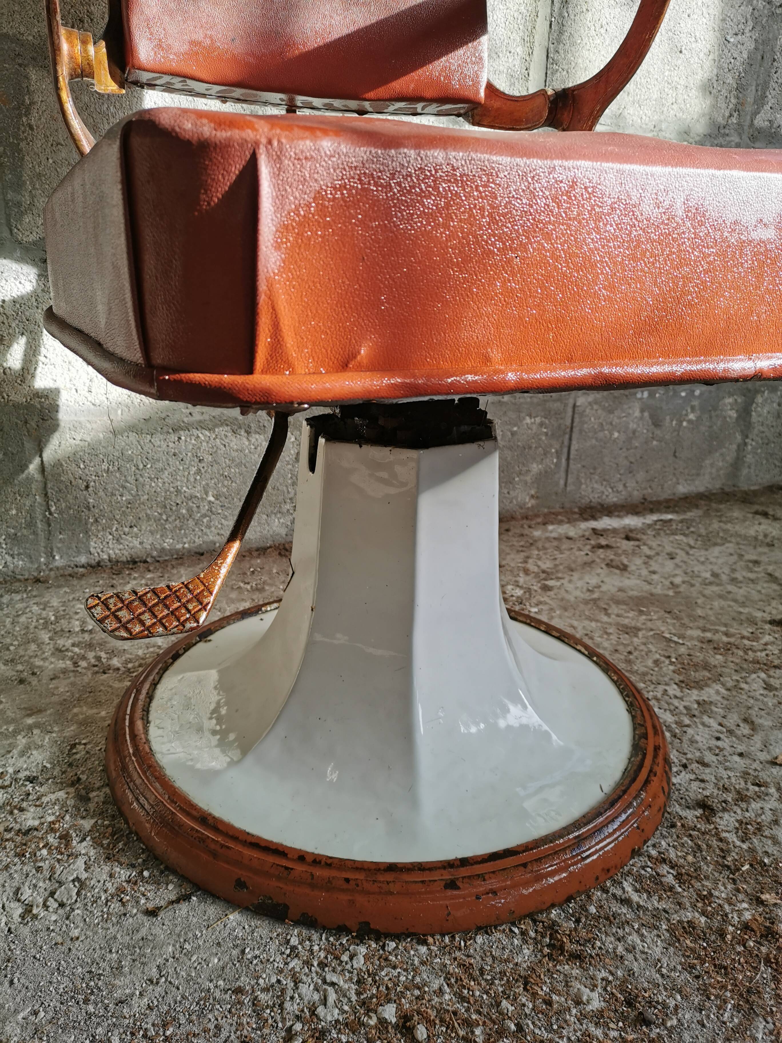 Barber's armchair