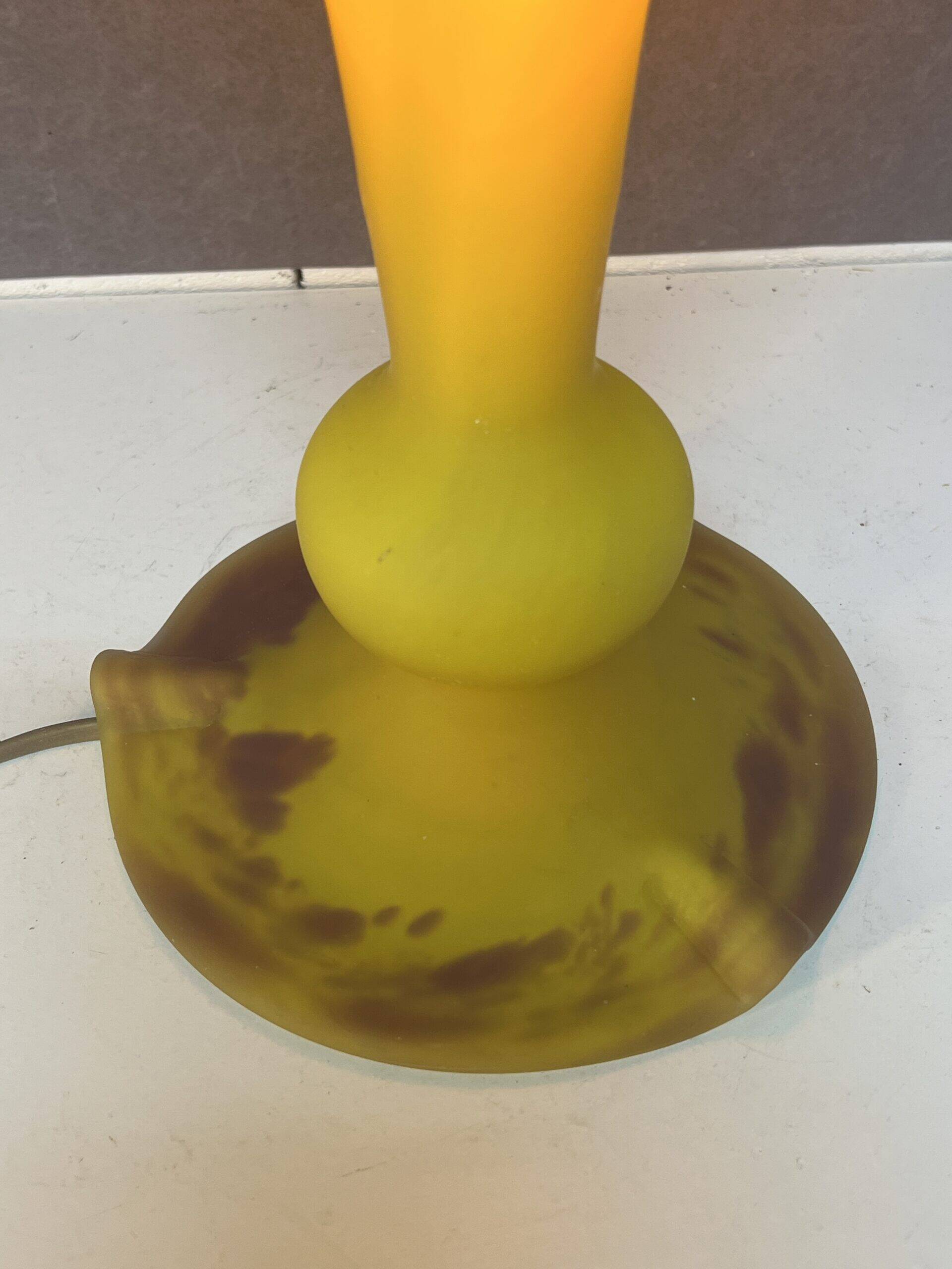 Contemporary mushroom lamp in amber-tinted yellow glass paste, height 58 cm
