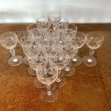 Service de verres 62 pièces en cristal taillé