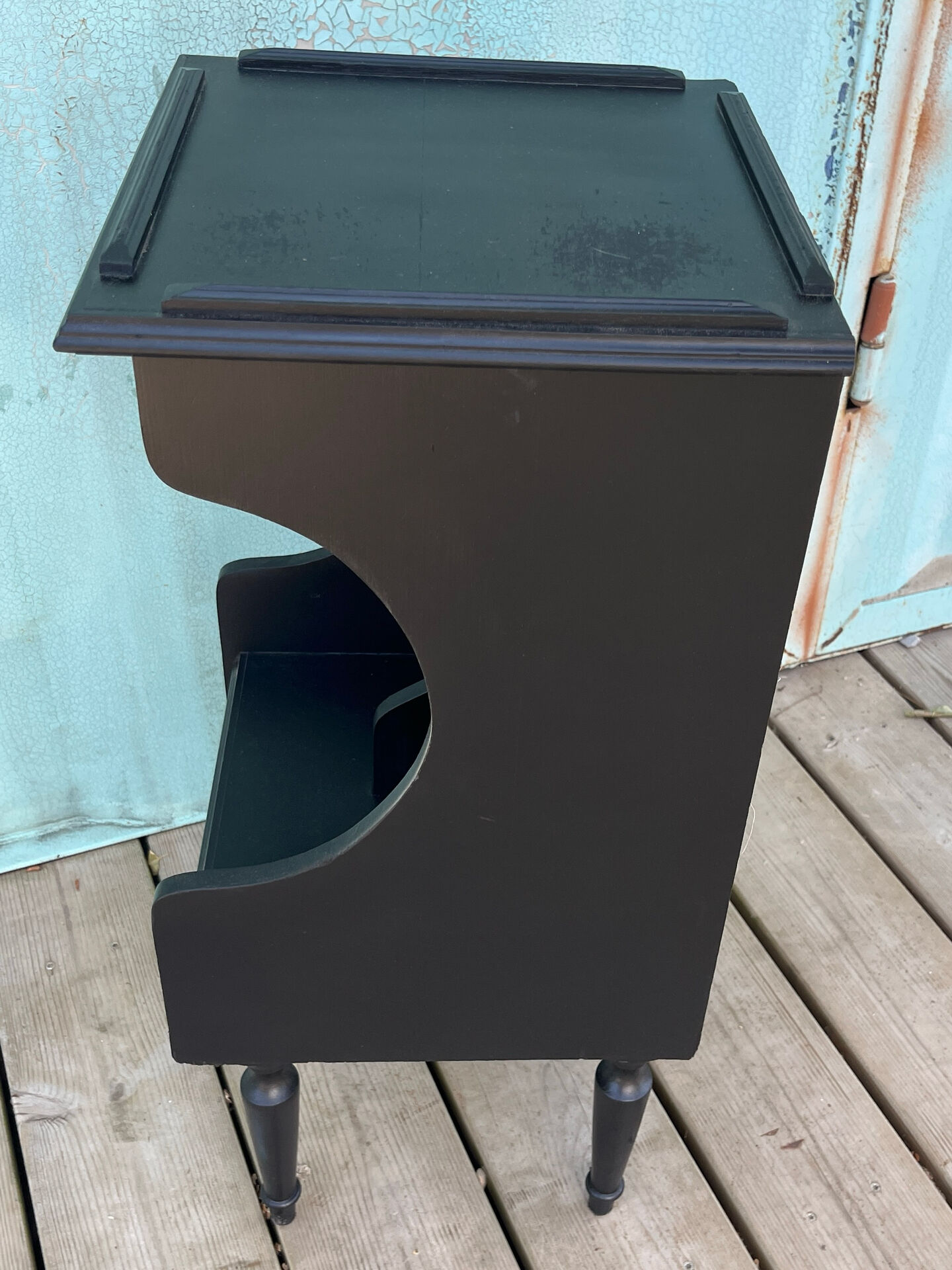 Petit meuble de rangement de revue