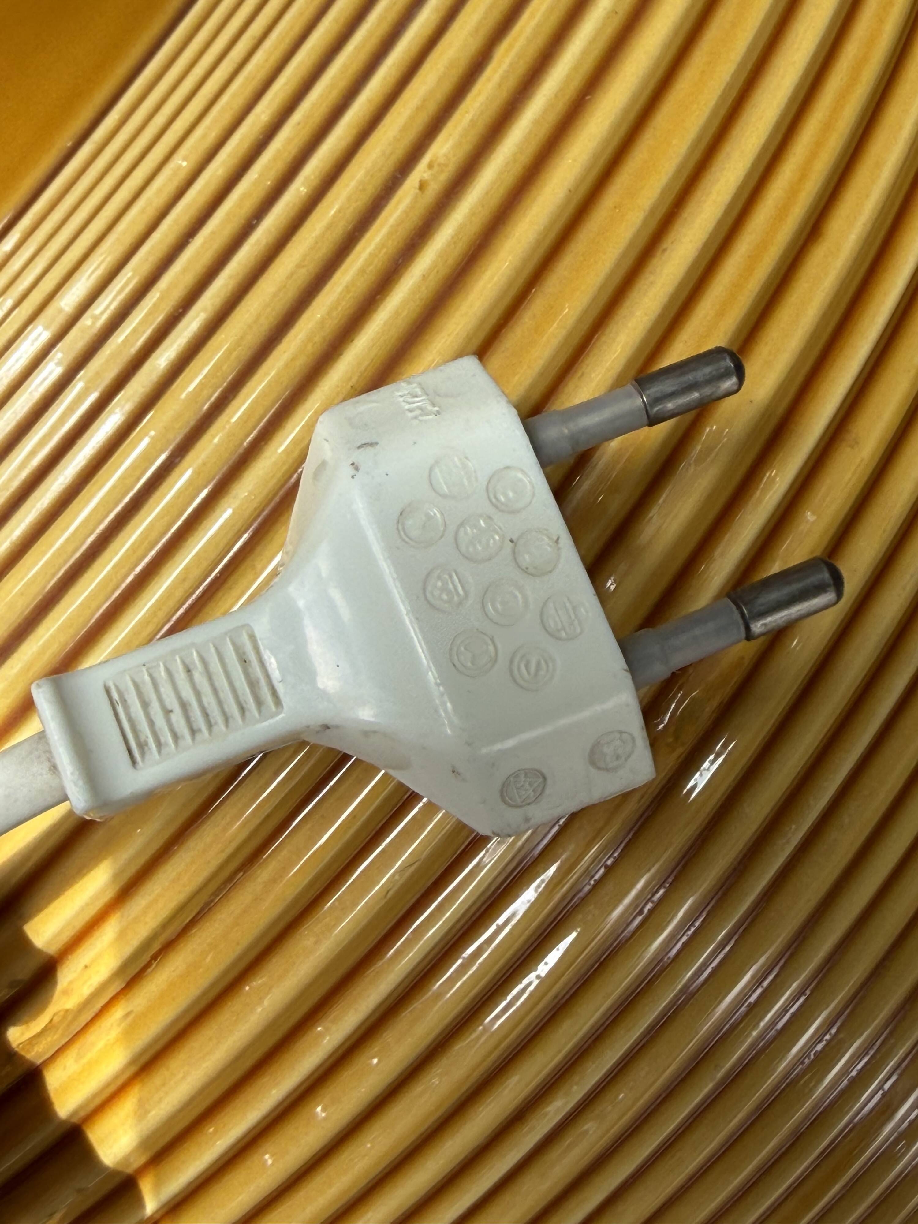 Grande lampe en céramique nervurée jaune moutarde 1970