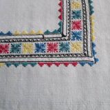Small vintage embroidered tea tablecloth 60x60cm + 6 matching napkins.