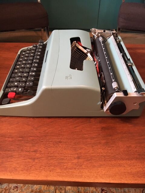 Olivetti typewriter, model Lettera 32