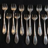 12 oyster forks & box