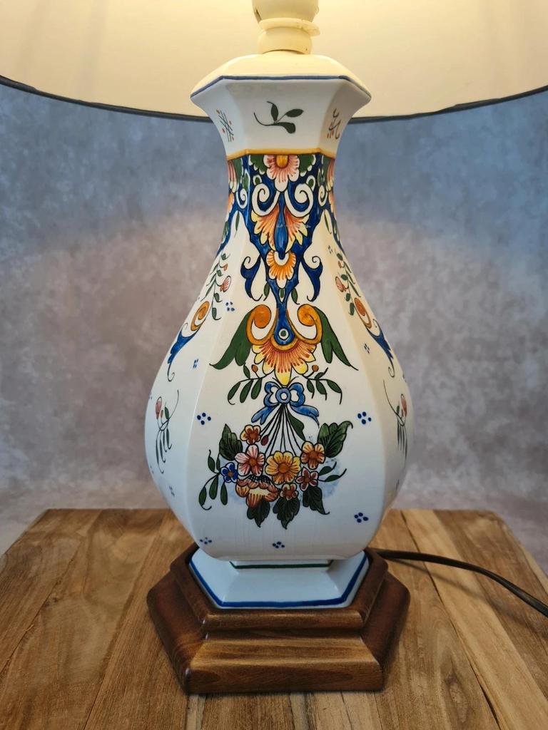 Hand-painted faience lamp – Desvres / Rouen style – artisan piece