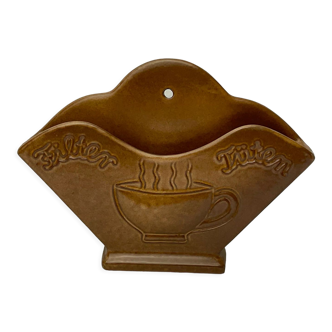 Wall-mounted terracotta coffee filter pot