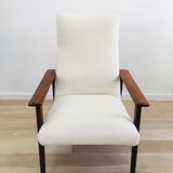 Scandinavian armchair with Lelièvre ecru buckle fabric